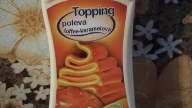 e cukor a kypr. prášok do pečiva pridáme vajíčka zamiešame pridáme tvaroh a 2 pl mlieka zamiešame a pridáme do múky dobré zamiešame. Cesto pekne uhladime na forme. Dáme do formy 20x20 cm ktorú sme si vymastili celú s maslom.