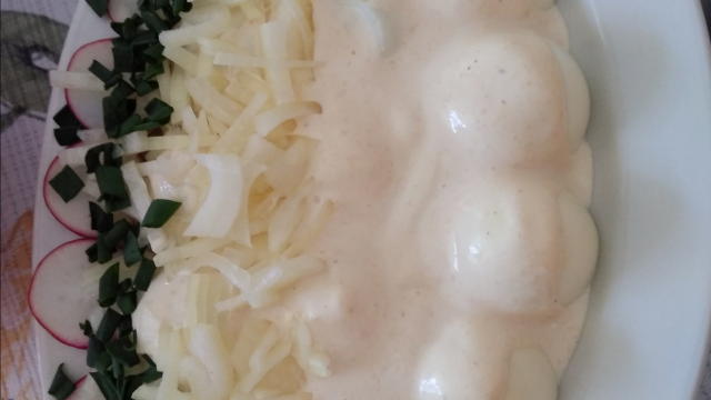  pokrojoną na piórka cebulą. Smacznego.