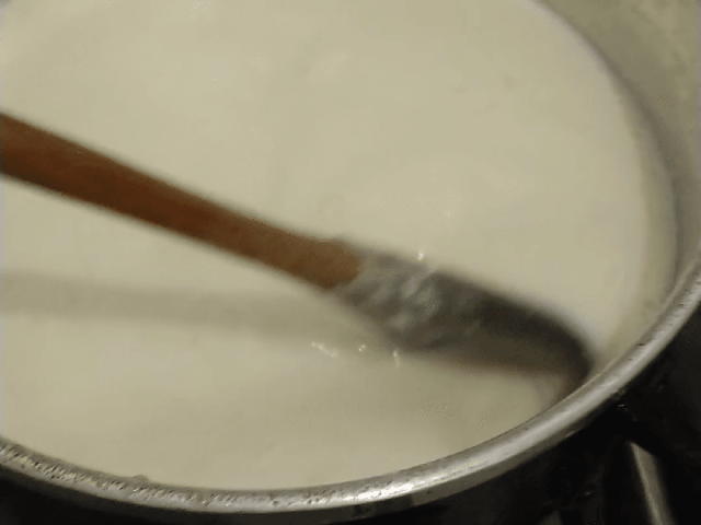  leite. Misture tudo e leve ao fogo baixo por 15 minutos.