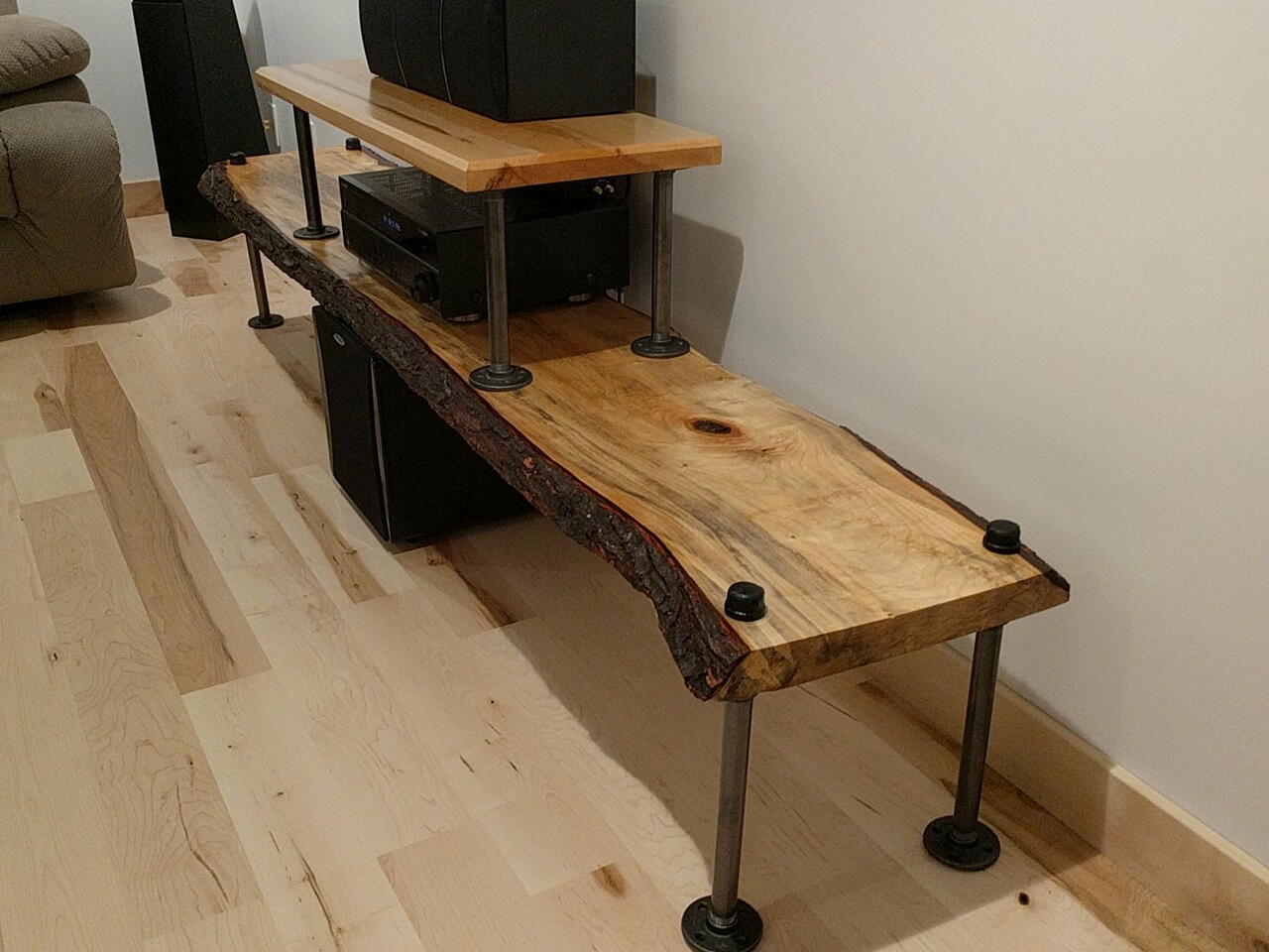 How To Make Gas Pipe Tv Stand Video By Rafael Craftlog