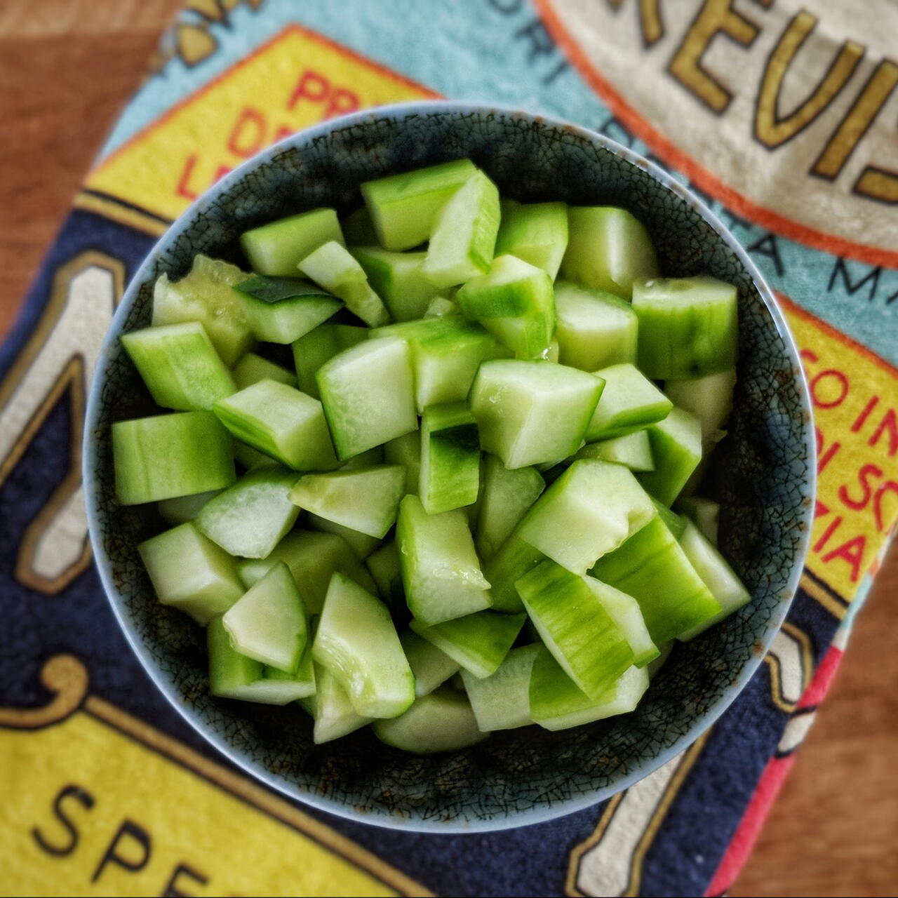 Verslaving Voorkeur Snelkoppelingen Recept van Hoe een Komkommer in Blokjes te Snijden voor een Salade | Video