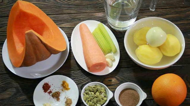 кву нарезать небольшими кусочками произвольной формы.