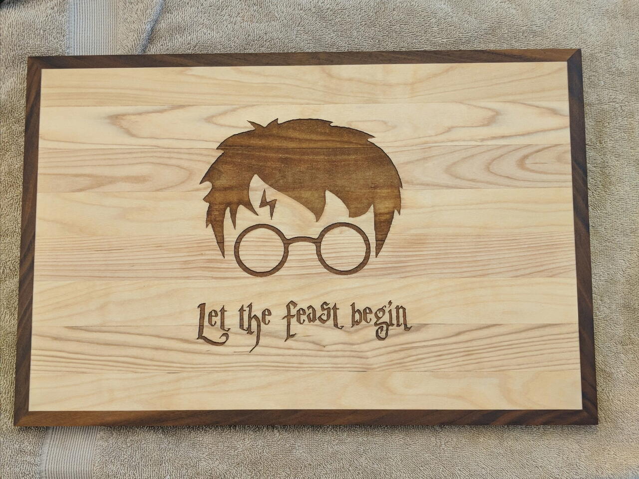 How to make Harry Potter Cutting Board | Video by Zack | Craftlog