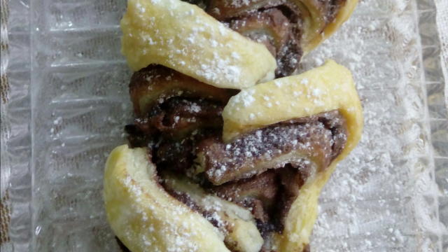 hneiden zur Seite ziehen und lt. Backanleitung backen.