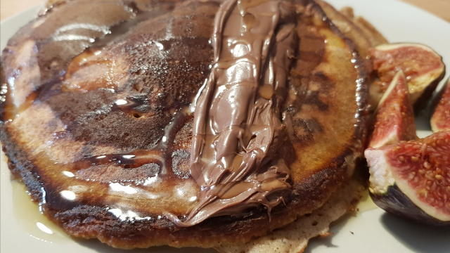 odatkami, u mnie obowiązkowo Nutella. Smacznego :)